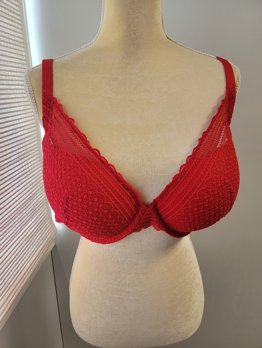 Auden Push Up Comfort Wire Deep Plunge Bra Red Stretch  Lace 44 C NWT